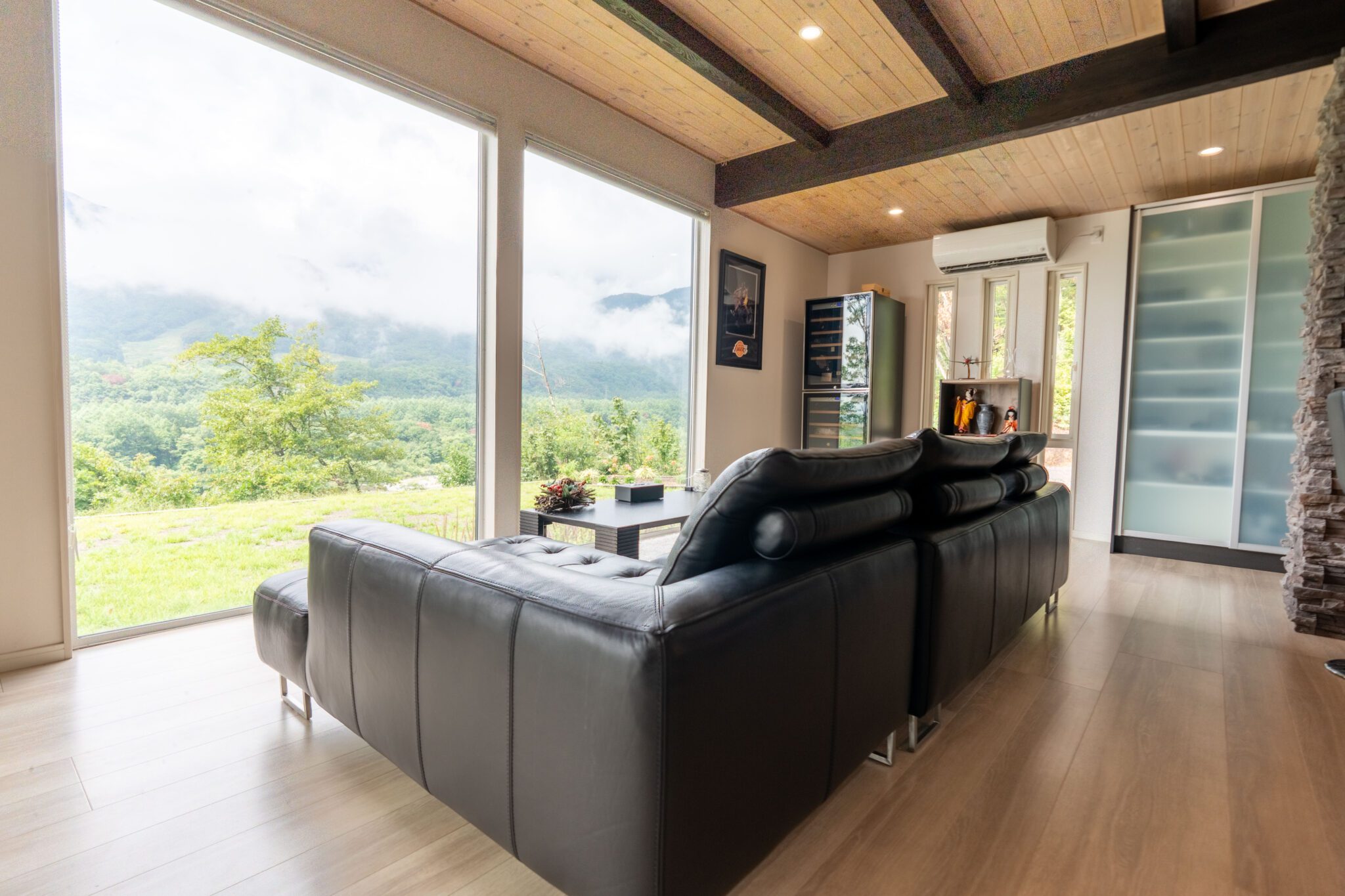 Hakuba Chalet Accommodation KIBEJE Hakuba - lounge view