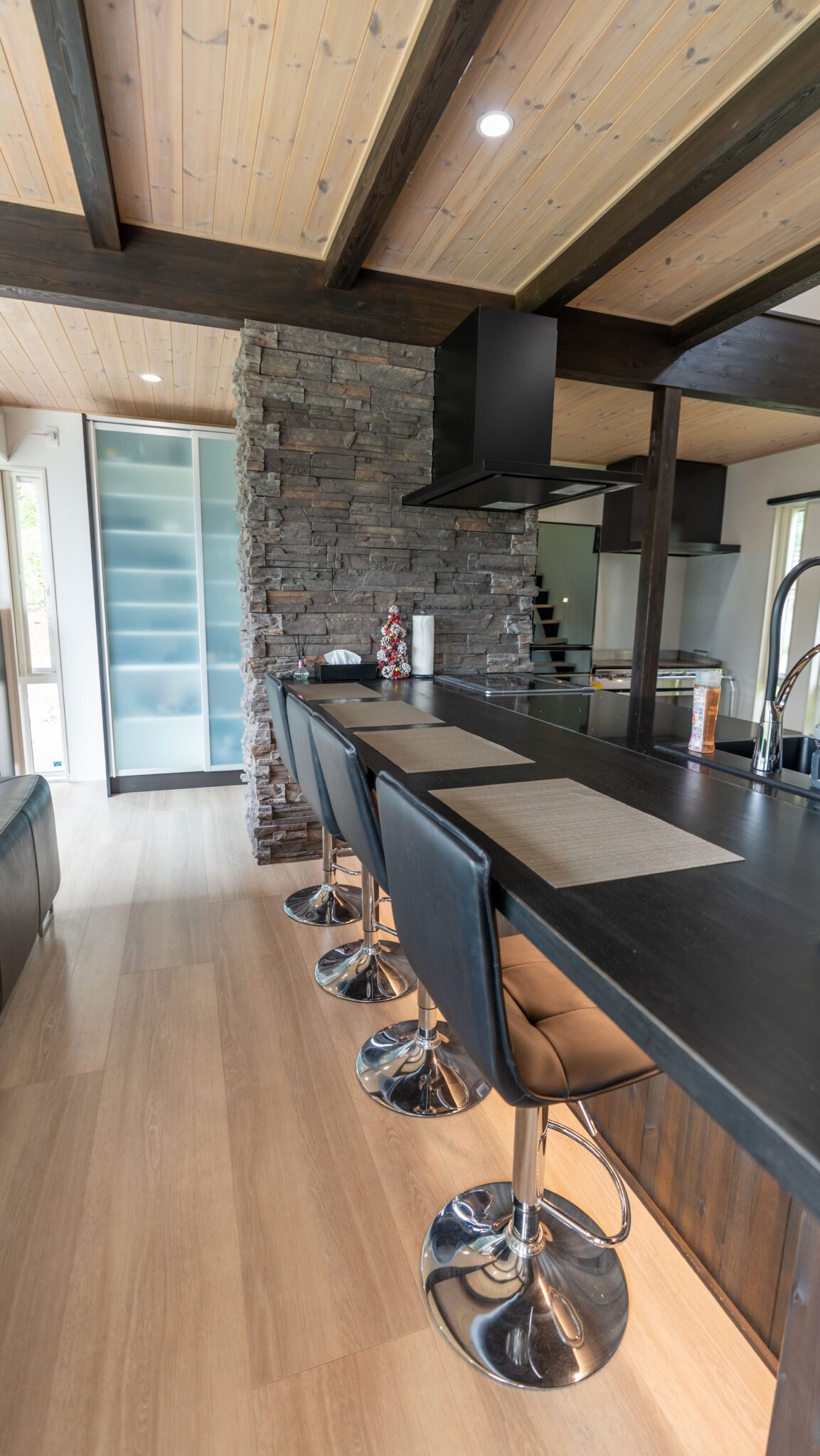 Hakuba Chalet Accommodation KIBEJE Hakuba - kitchen counter