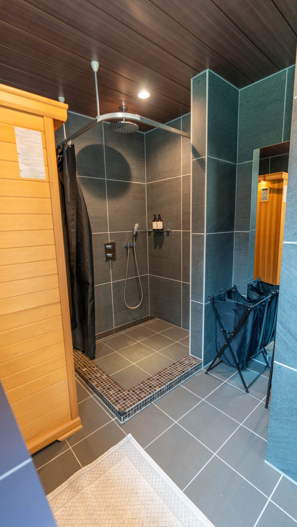 Hakuba Chalet Accommodation KIBEJE Hakuba - sauna and shower