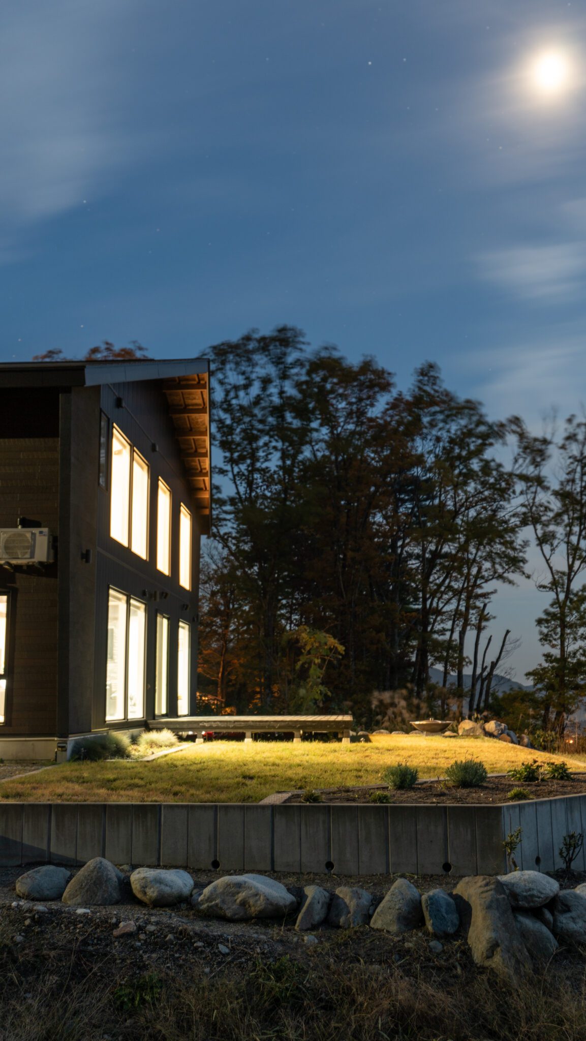 Kibeje Hakuba Back Deck and Yard